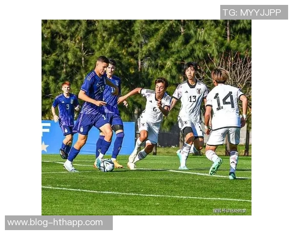 日本U20在加时赛被法国绝杀球员痛苦瘫倒赛场泪如雨下